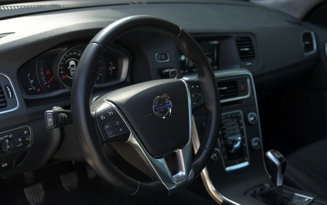 Volvo V60 cena 43900 przebieg: 234226, rok produkcji 2016 z Darłowo małe 667